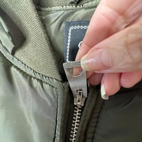 NWOT Guess Felicia Super Soft Olive Green Faux Fur Bomber Jacket Side Pockets XS - Picture 9 of 12